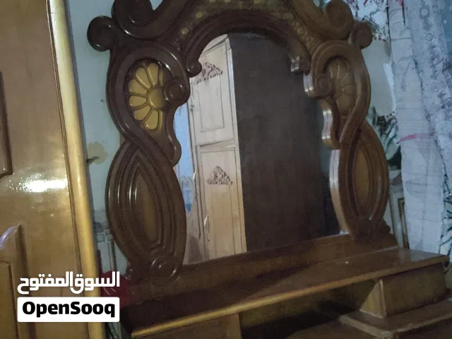 ميز مرايه للبيع السعر 50 الف وبي مجال