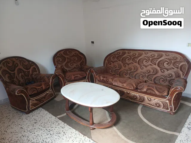 صالون للبيع
