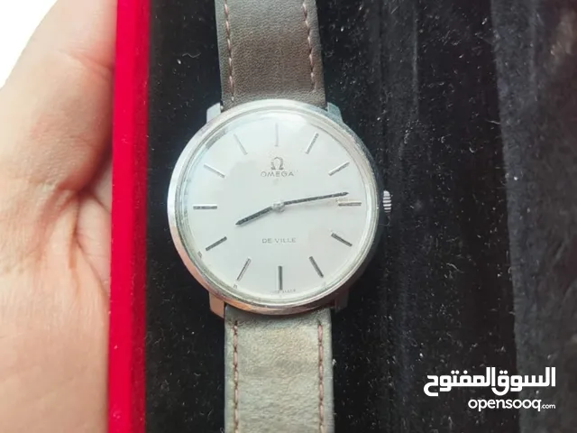 العريقة اوميكا "دي فيل" فنتج كلاسيك انيق جدا تعمل بنضام الميكانيك (نصب أو تكويك)