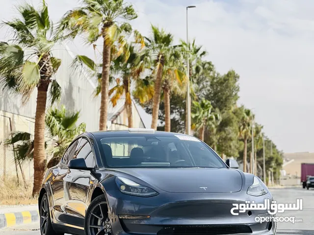 Tesla model 3 /2022 standard plus تيسلا موديل 3 لون فيراني داخلية اسود