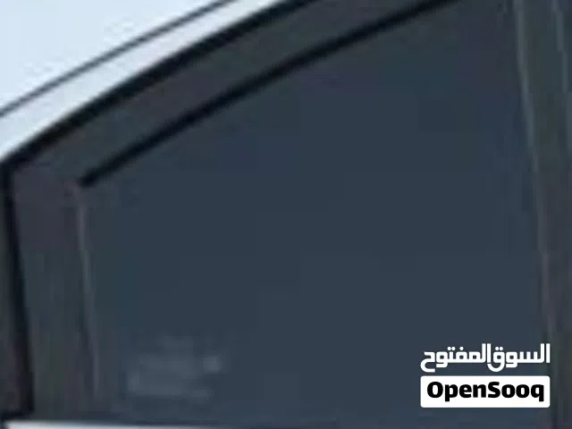 زجاج كيا لوتزي خلفية بي 100 دينار قابل للنقاش