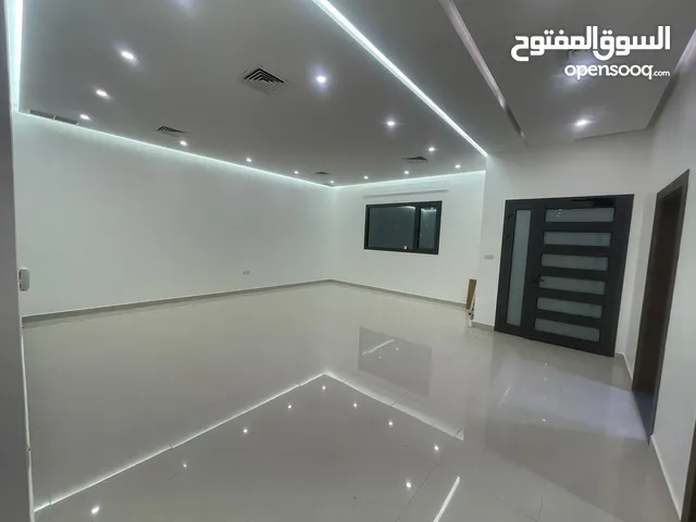 250 m2 3 Bedrooms Apartments for Rent in Al Ahmadi Eqaila