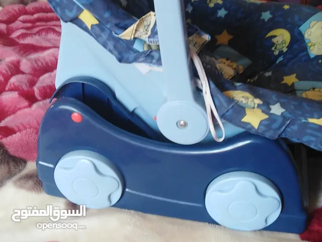 للبيع بسعر مغري كرسي متحرك للبيبي