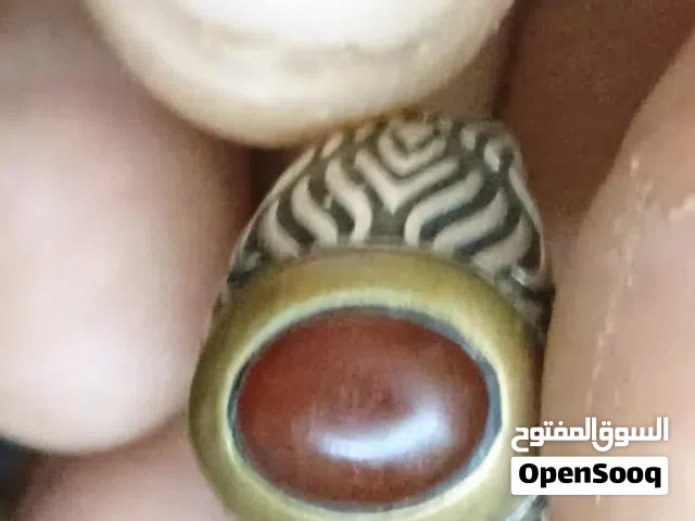 خاتم بحجر عقيق متورث