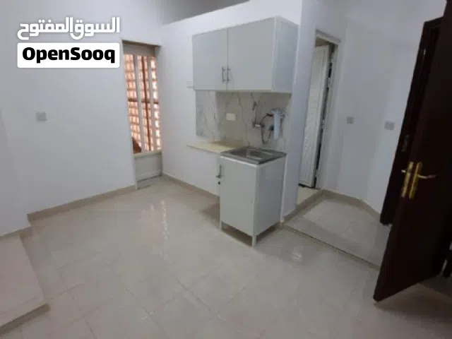 مطلوب شخص لمشاركة سكن استديو نظيف