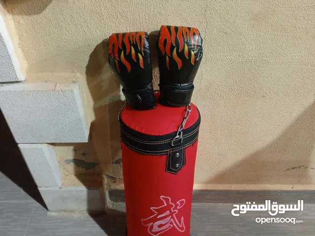 كيس بوكسنق مع قفازات