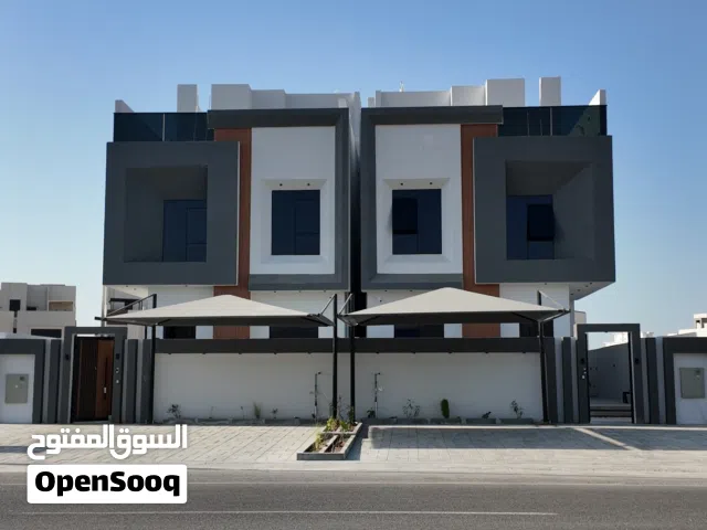 فيلا سكنيه بتصميم عصري للبيع في الخوض السابعه