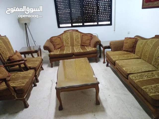 كتب زان سبع مقاعد مع طقم طاولات زان