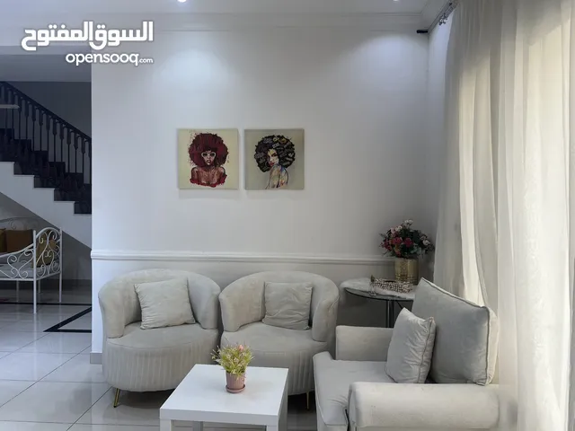 صالون تجميل نسائي للبيع