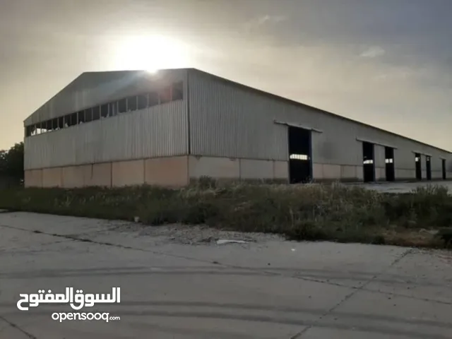 هنقر للبيع مساحته 1250م ارتفاعه 9م