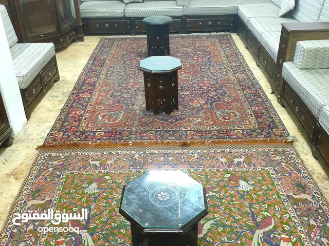 للبيع مجلس عربي قديم عمرو 50 سنه واكتر شغل يدوي بل كامل صدف اصلي حفر وتنزل وحفر يدوي نقش