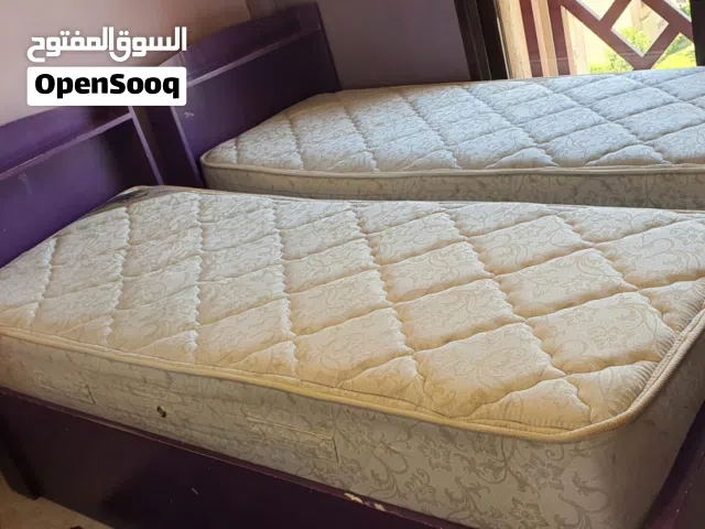 غرفة نوم كامله بدون دولاب