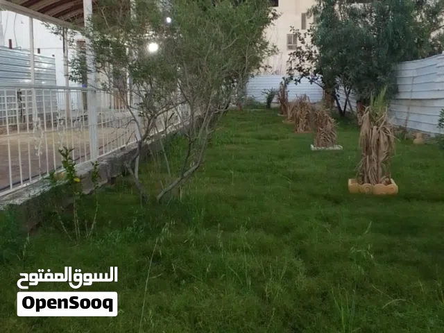 قطعة للبيع في طلاع الحمزة بال3000 على شارع 20م