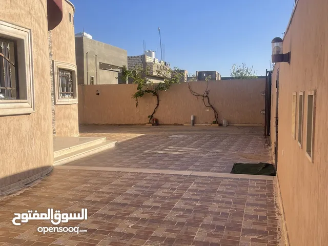 200 m2 More than 6 bedrooms Townhouse for Sale in Tripoli Alswani