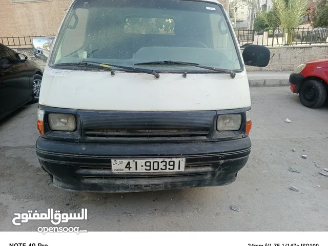 باص تويوتا للبيع المواصفات كماهوه بالصوره... معلومات المذكوره غير صحيحه مجرد تعبئه لنشر الاعلان
