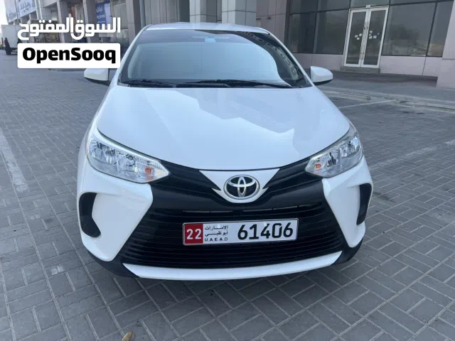 2022 تويوتا يارس MID