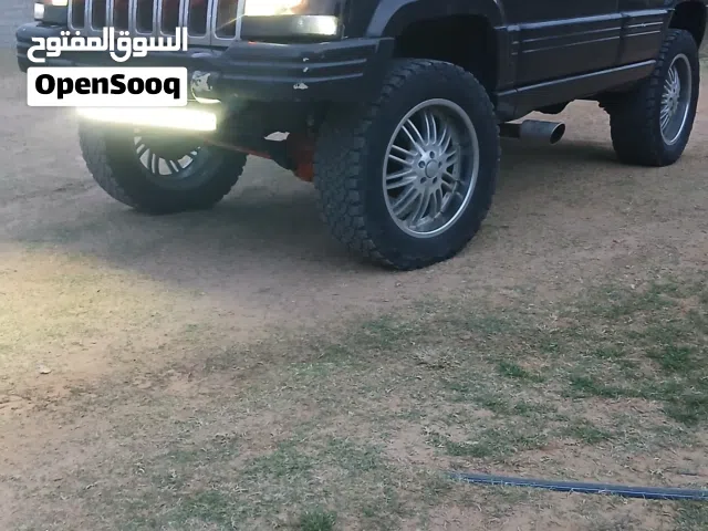 جيب شيروكي محرك 59