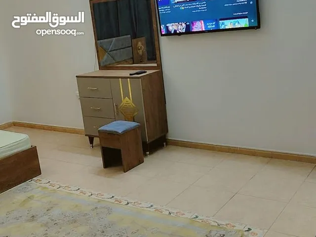 بالخوير استديو راقى مفروش بسعر مذهل luxuryx studio in alkhawir مقابل نادى عمان و فندق هوليداى ان