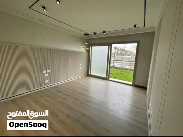 شقة امتداد شارع الثورة امام مطار القاهره مصر الجديدة دايركت بمقدم 600 الف فقط