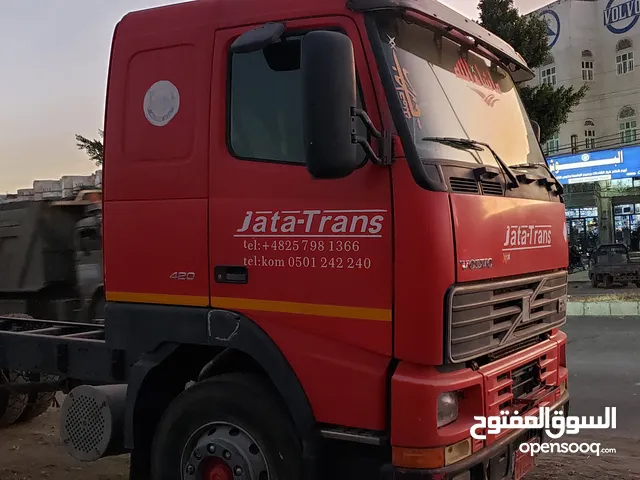 Tractor Unit Volvo 1999 in Sana'a