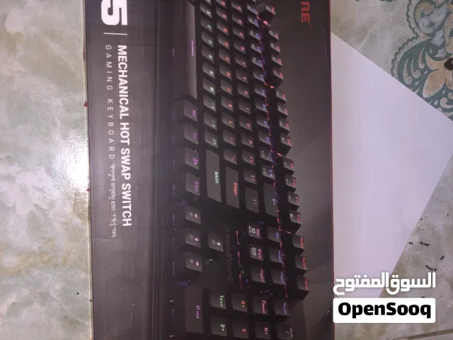 للبيع كيبورد ينفع للالعاب والكمبيوتر