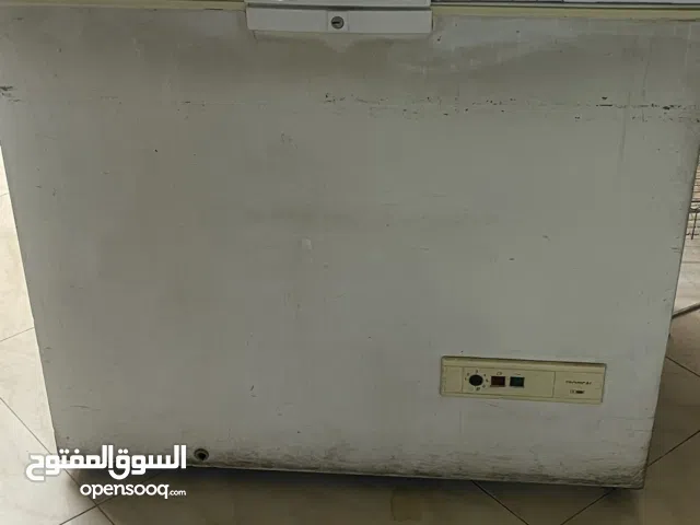 للبيع 2 فريزر ارضي بحالة ممتازه وشغالين