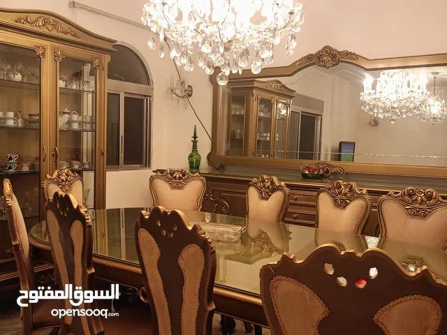 طاولة سفره كتير تقيله