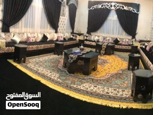 فيلا فاخرة جداً للبيع في منطقة الظاهر 3