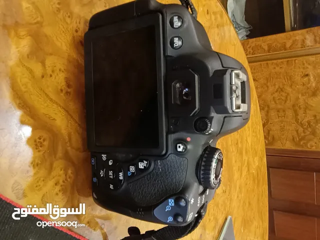 كاميرا كانون استعمل شخصي و بخالة جيدة بجميع اكسستواراتها مع لينز احترافي