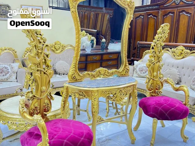 مدخل مع كرسين ملوكي