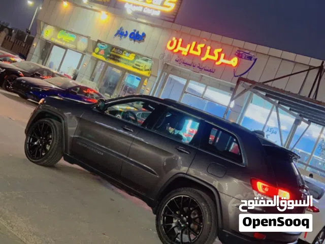 2021 جيب جراند شيروكى Laredo