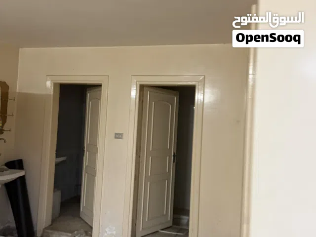 مستودع  مع غرفة مكتب بدون اعمده للإيجار