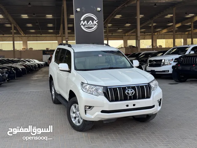 V6 4.0L / GCC / 4X4 / BIG SCREEN / FRIDGE / 7 SEATER / IN PERFECT CONDITION