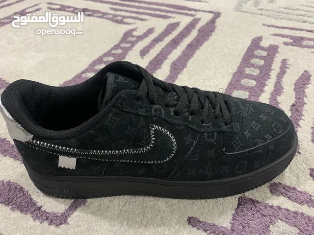Black Sport Shoes in Amman