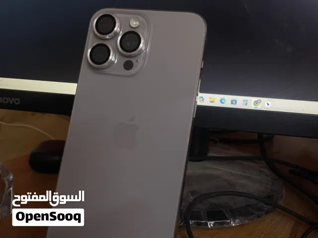 هاتف آبل ايفون 15 برو ماكس مستعمل بحالة ممتازة 256 جيجابايت رمادي مع شاحن