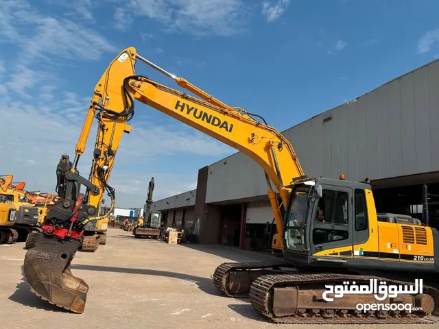 حفار هونداي 210-LC7 وصل مصراتة