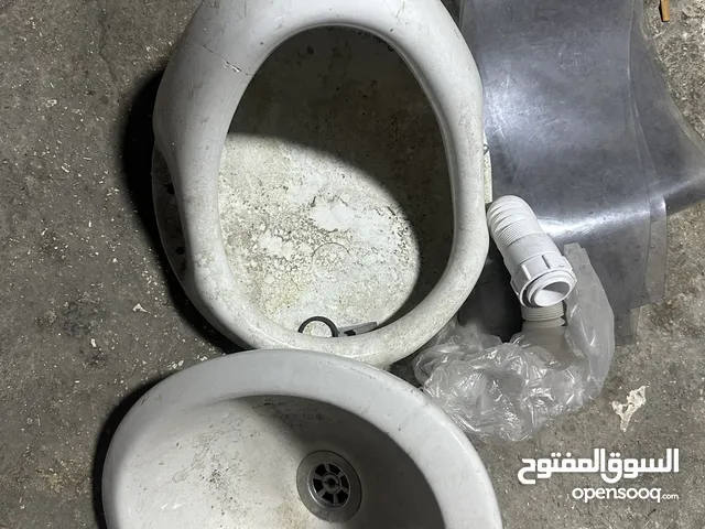 مغسله صغيره. مبوله. غير مستخدمين فقط 10ليرات ممتازات