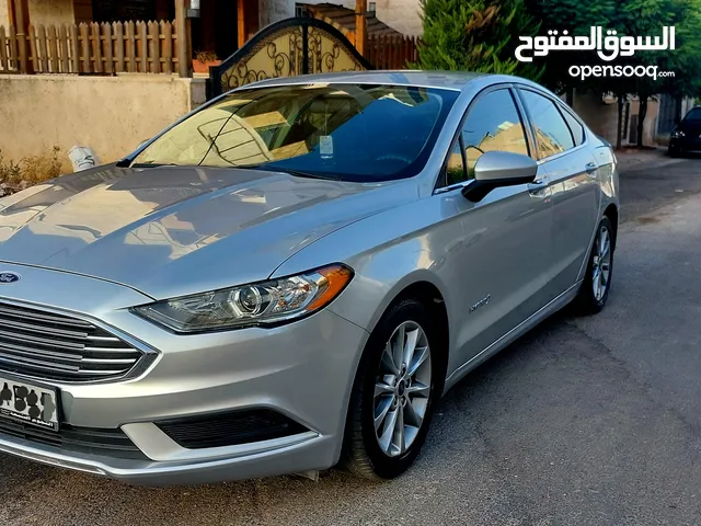 Sedan Ford in Amman