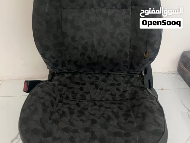 كراسي اكسنت   الكراسي نضاف مافيهن نقر ماعاده كرسي السايق بحاجه الا تنجيد الشرا
