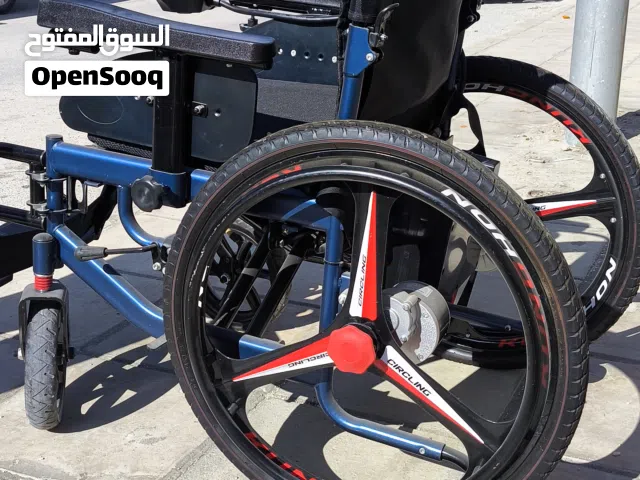 كرسي كهربائي طبي جديد إستعمال بضعة أيام فقط ، مع بطاريات جديدة و مكفولة .