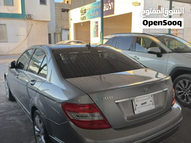 2010 مرسيدس بنز الفئة-C C 300