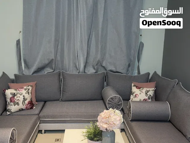 للبيع كنب مجلس متصل الرياض بحاله نظيفة جدا