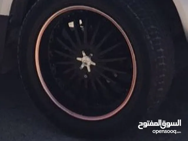 جنط قياس 20 / 6 براغي للبيع او البدل على جنط سبيرتيرو