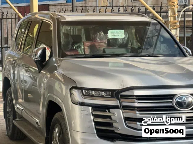 2021 تويوتا لاند كروزر VXR