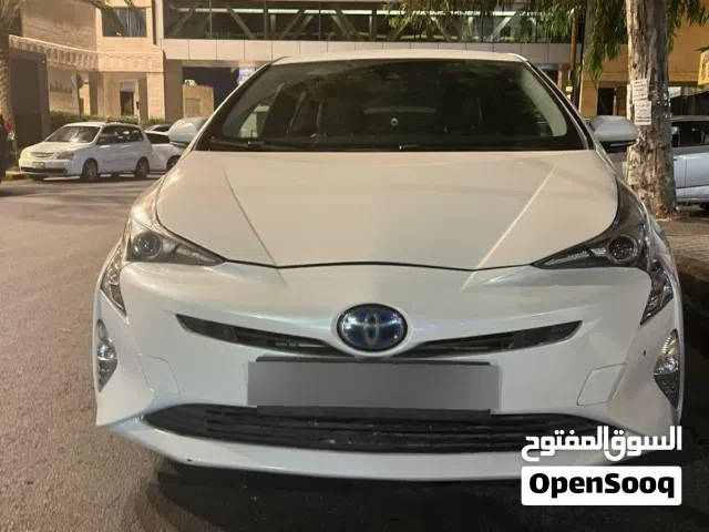2017 تويوتا بريوس Prius