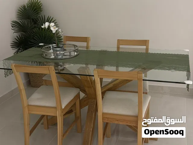 طاولة قزاز مع خشب بلوط طبيعي ايطالي و4 كراسي