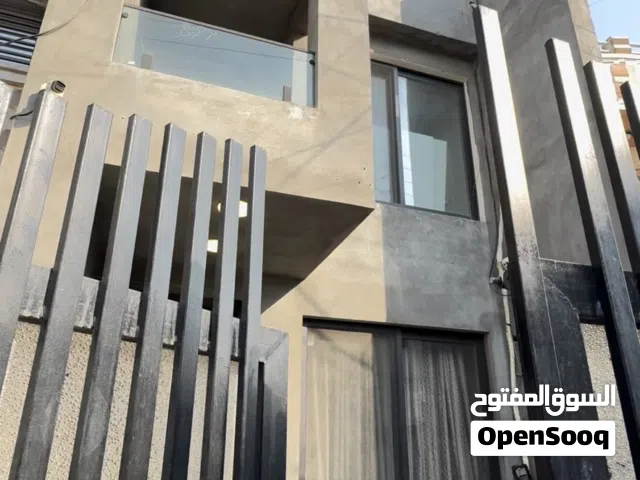 بيت 90 متر للبيع 3 غرف نوم بناء حديث مع المطبخ منطقة بغداد/الدورة/ شرطة حاتم السعدون/شارع رياض احمد