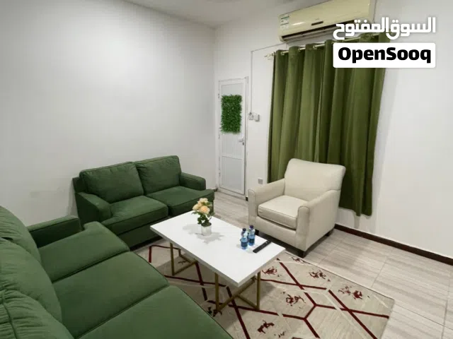 *الخوير فيلا عصائر الشام* مقابل عصائر الشام وقريب حديقة الخوير  غرفه وصاله ومطبخ وحمام مفروش