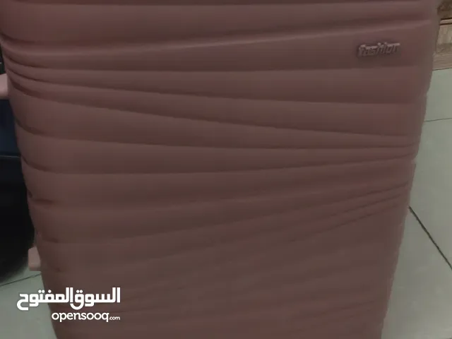 جنطة سفر بناتية ماركة فاشون ضد الكسر قوية ممتاز قوي جدا السعر 100 ألف العنوان البصرة