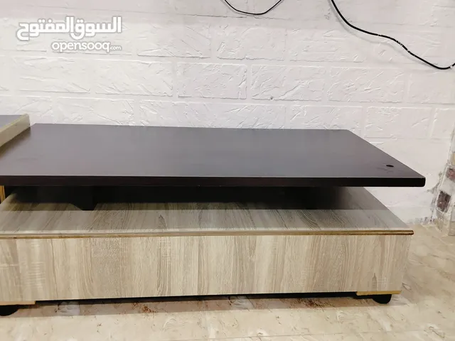 طاولة وسط مع سرفيس